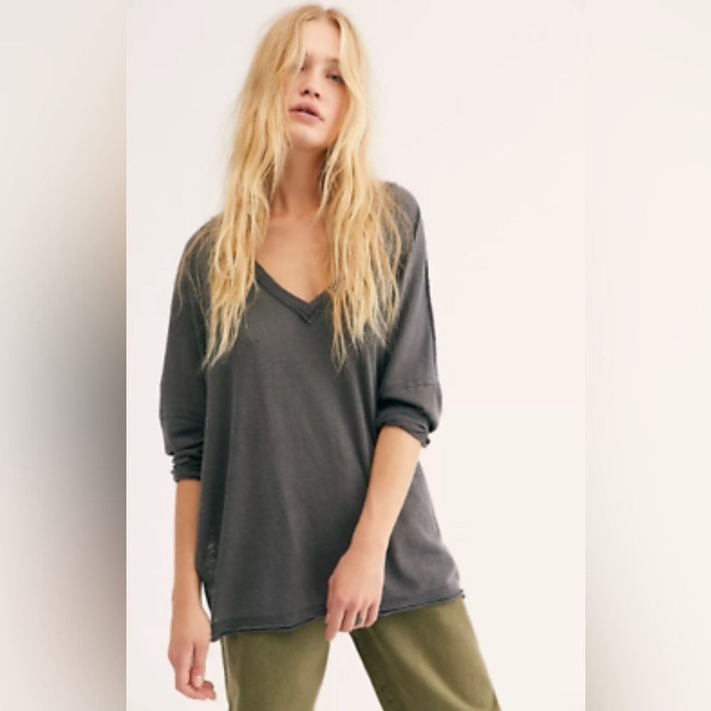 We The Free “on my mind” grey distressed batwing long sleeve oversized shirt XS